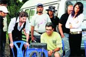 Jehangir Surti (centre) with Neil Nitin Mukesh, Bipasha Basu and the crew of Aa Dekhen Zara 