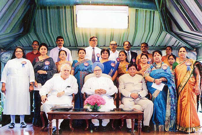 The National Teachers Award 2010 recepients with Dr. Manmohan Singh, PM.